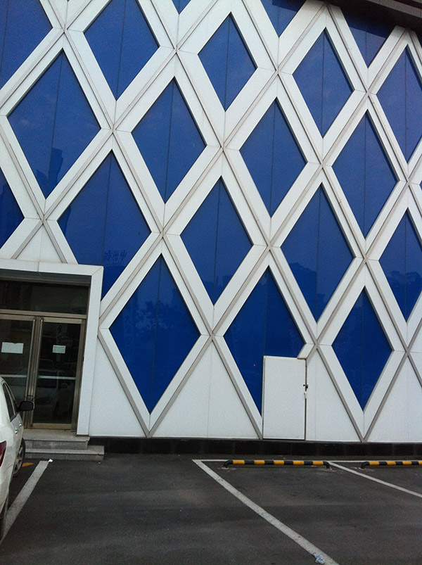 家電、家具和建筑鋼化玻璃釉料在玻璃幕墻上的運用